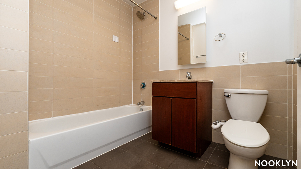 924 Metropolitan Ave - Photo 6