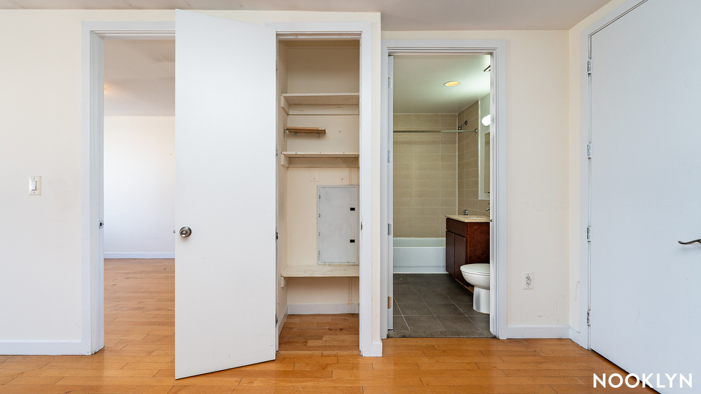 924 Metropolitan Ave - Photo 19