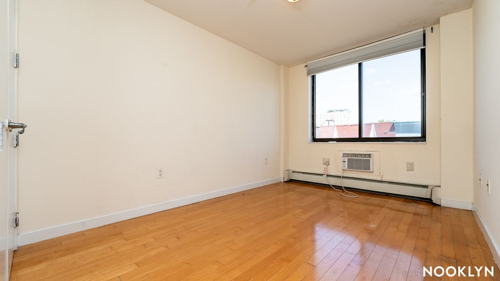 924 Metropolitan Ave - Photo 11