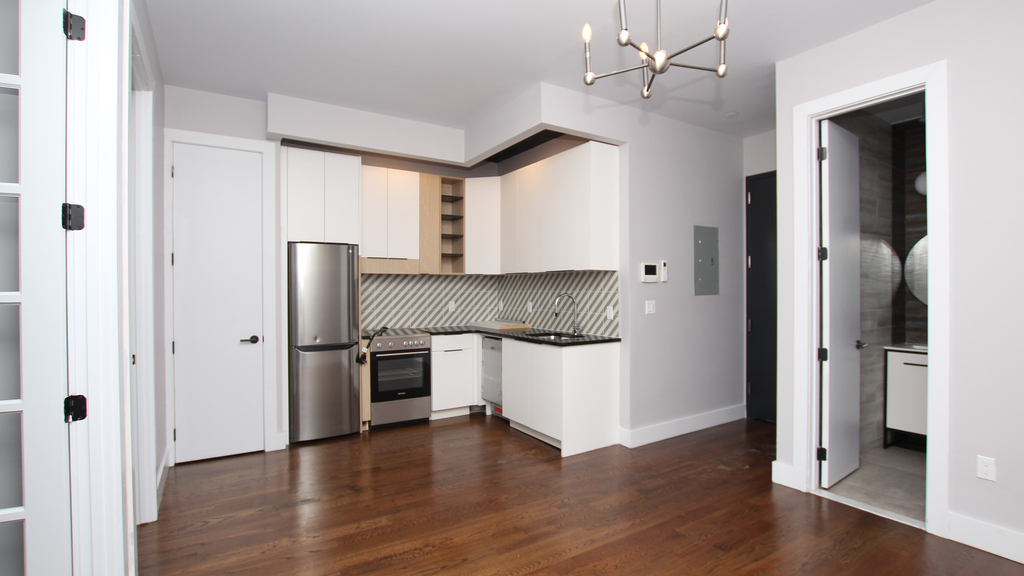 1605 New York Ave - Photo 12