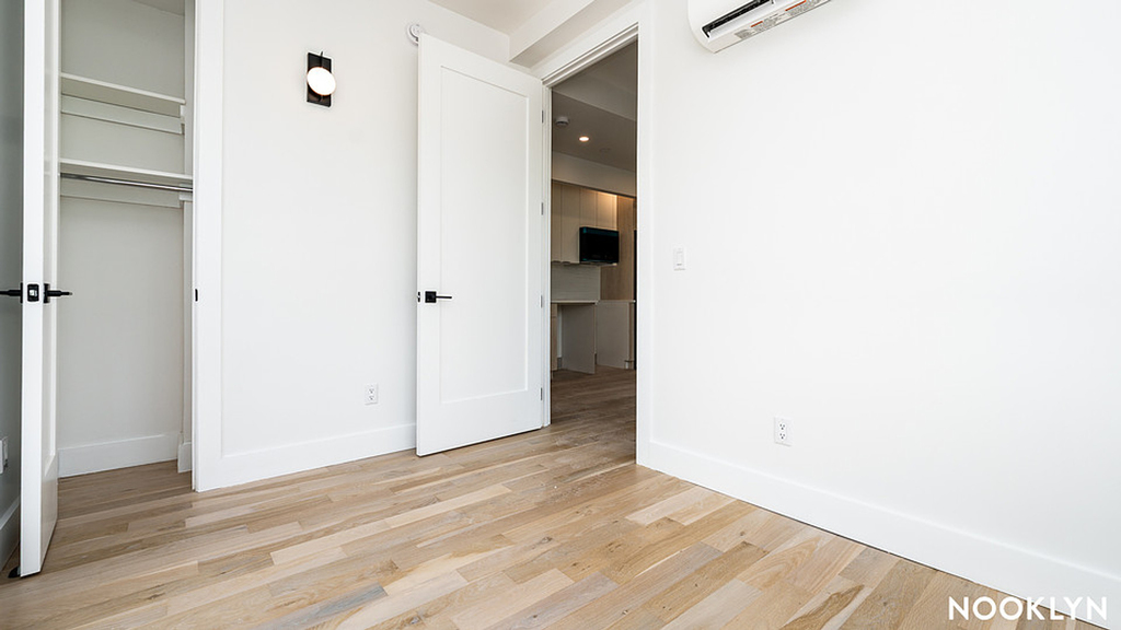 193 Graham Ave - Photo 7