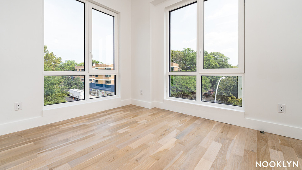 193 Graham Ave - Photo 13