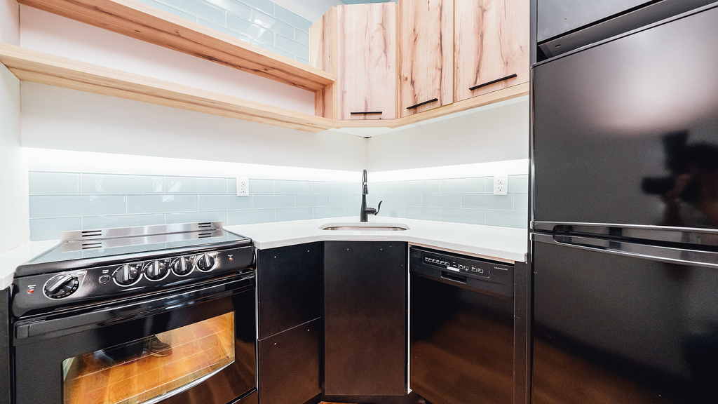 675 Grand St - Photo 16