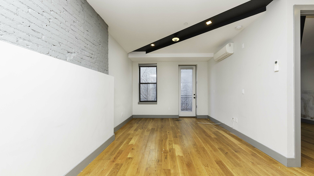 675 Grand St - Photo 3