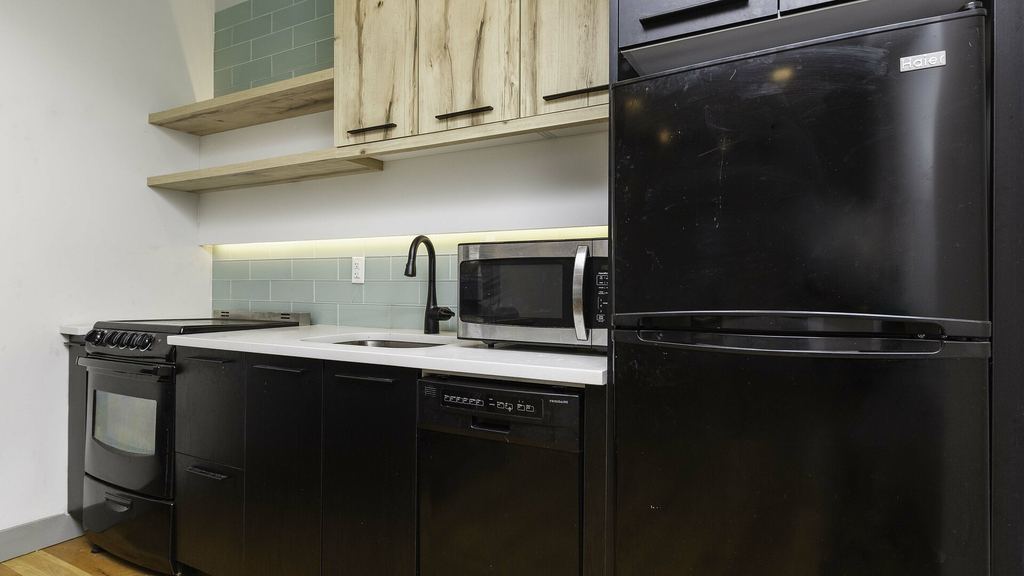 675 Grand St - Photo 2