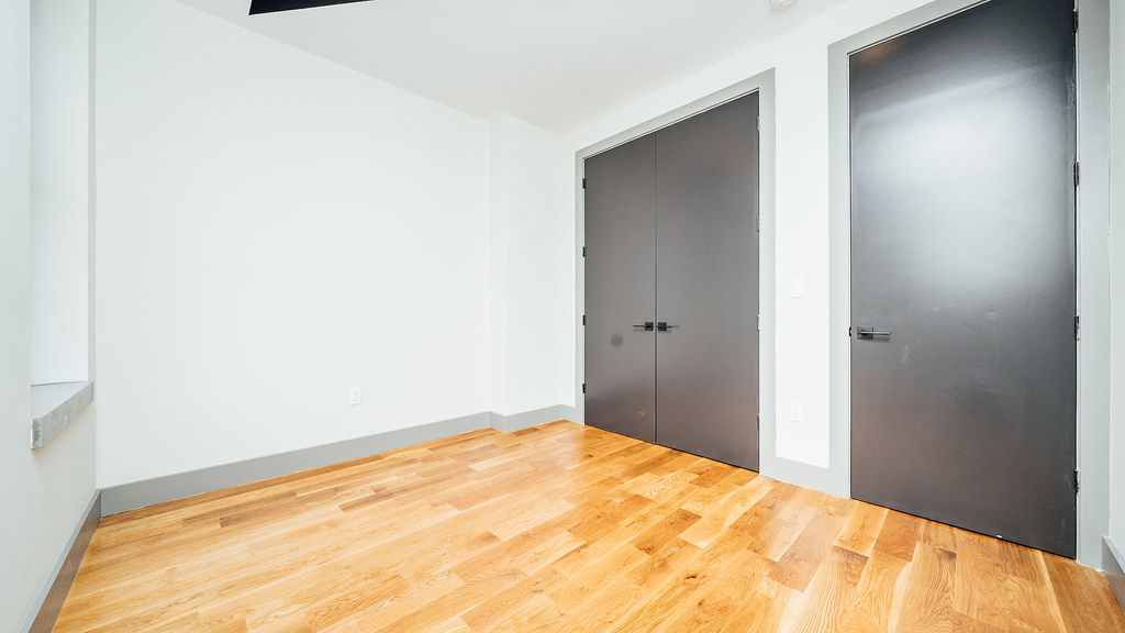 675 Grand St - Photo 15