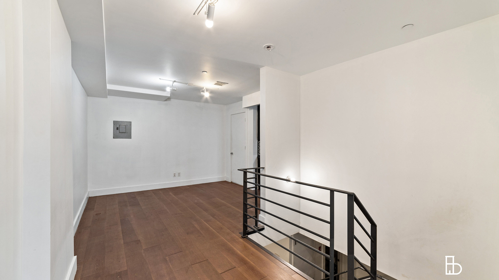 843 Dekalb Ave - Photo 3