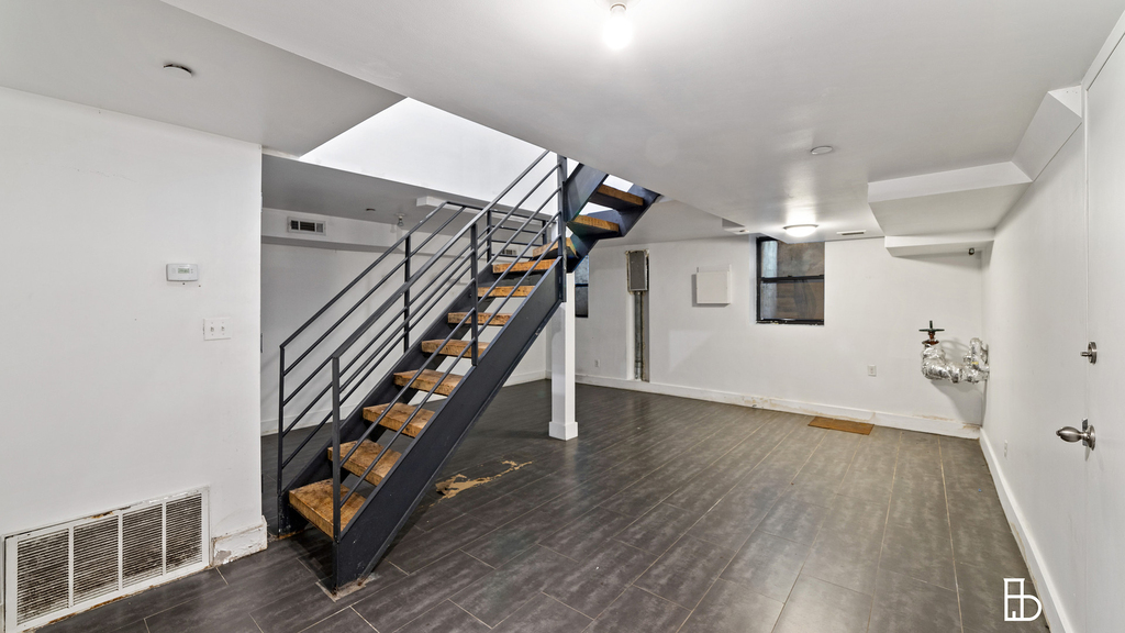 843 Dekalb Ave - Photo 1