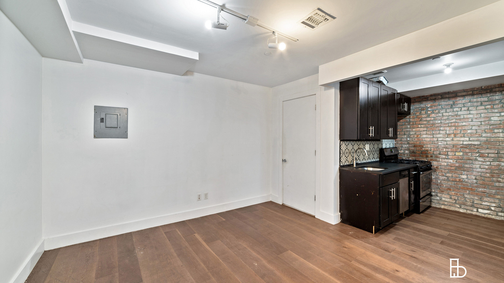 843 Dekalb Ave - Photo 8