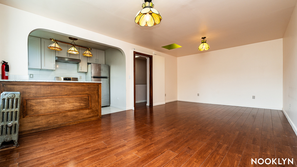 28 Kossuth Pl - Photo 1