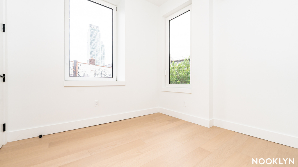 107 S 6th St - Photo 10