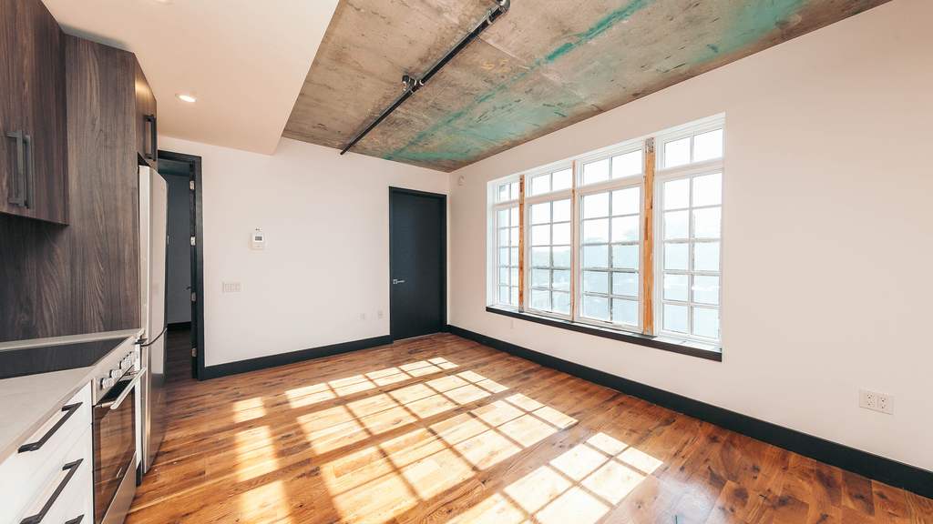 8-3 Wyckoff Ave - Photo 1