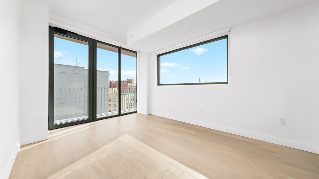 265 Lorimer St - Photo 2