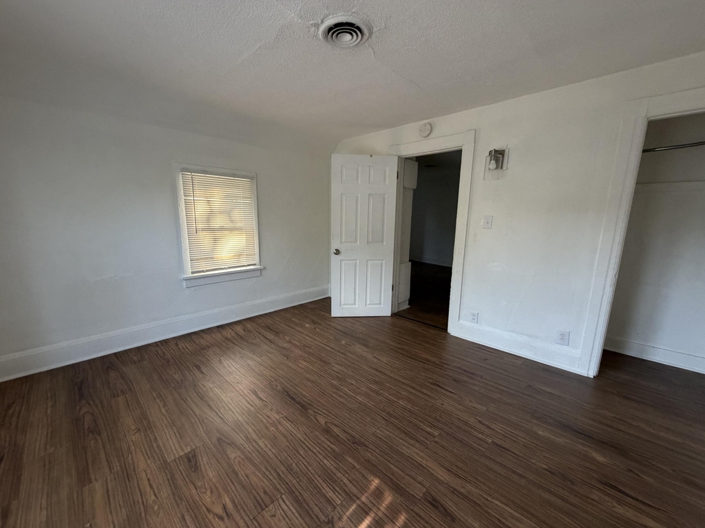 1221 Wells Place - Photo 6