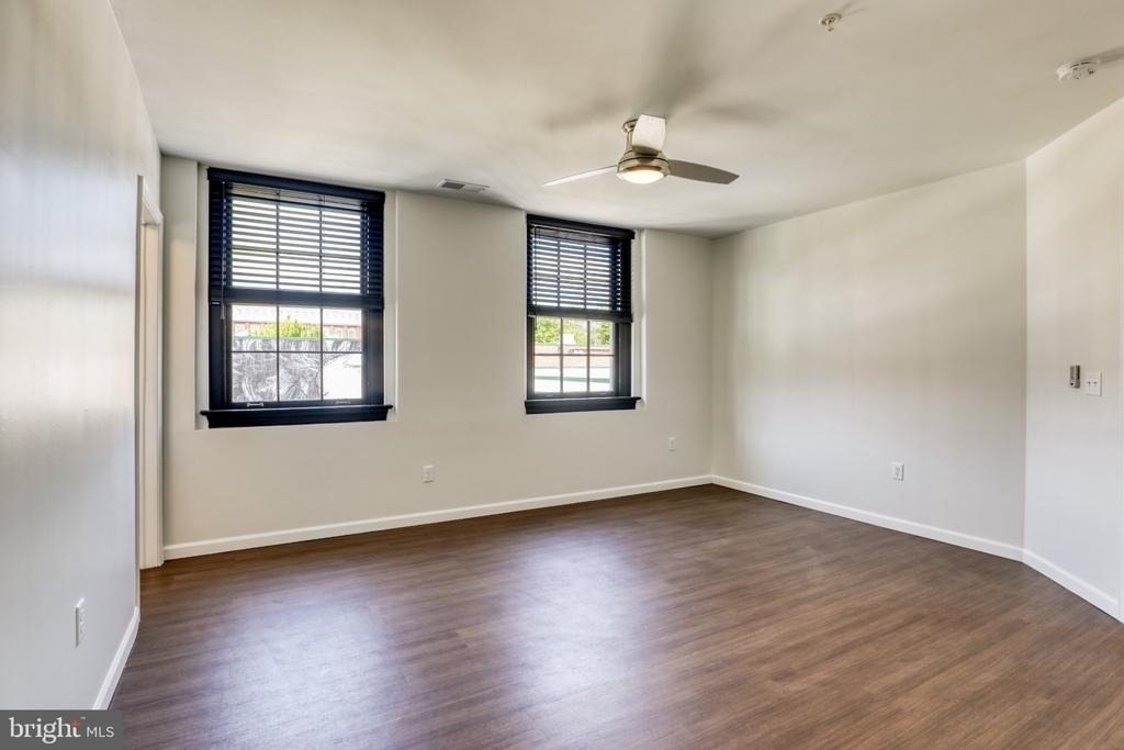210 E Boscawen Street - Photo 7