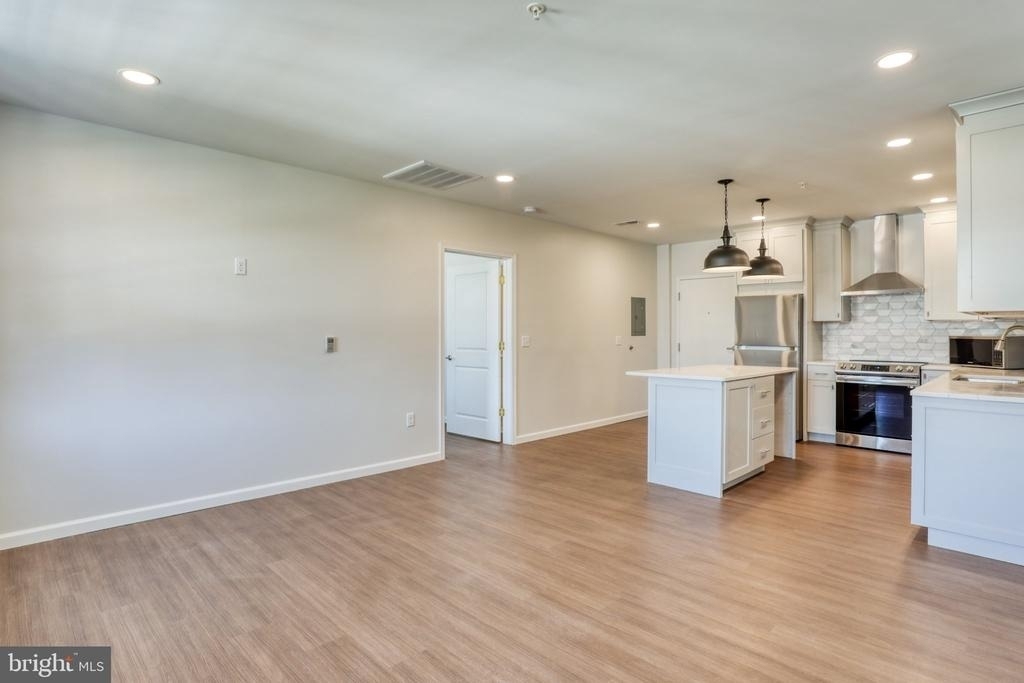 210 E Boscawen Street - Photo 4
