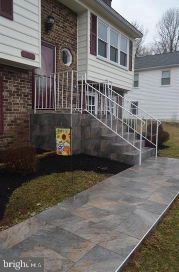 306 Huckstep Avenue - Photo 3