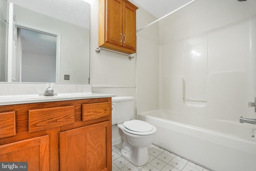 10502 Guilderland Court - Photo 14
