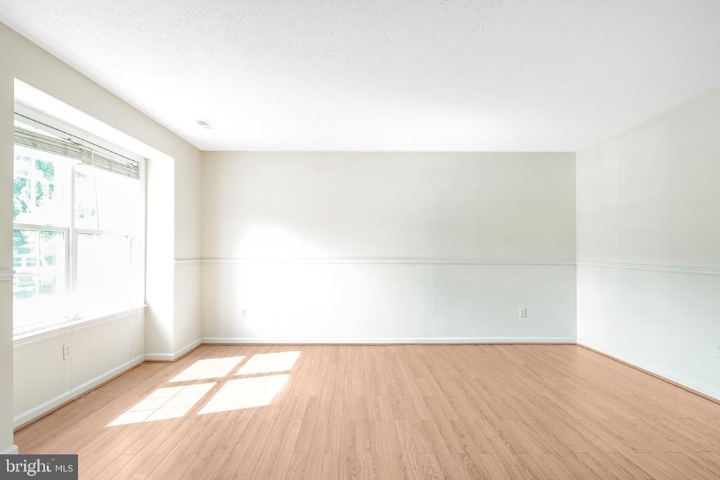 10502 Guilderland Court - Photo 4