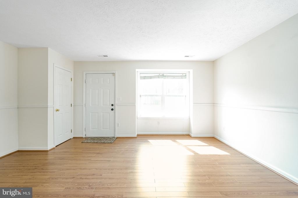 10502 Guilderland Court - Photo 5