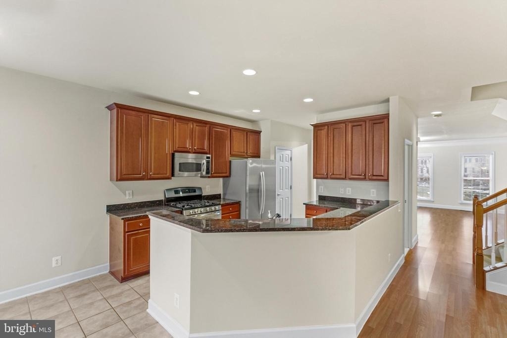 139 Petunia Terrace Se - Photo 10