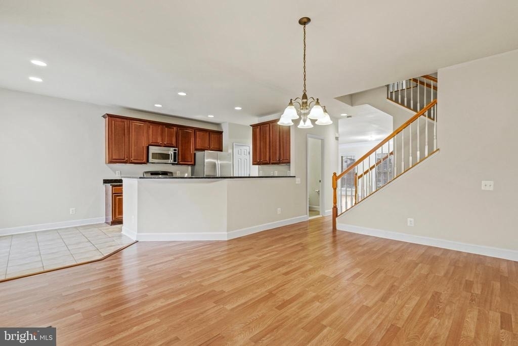 139 Petunia Terrace Se - Photo 8