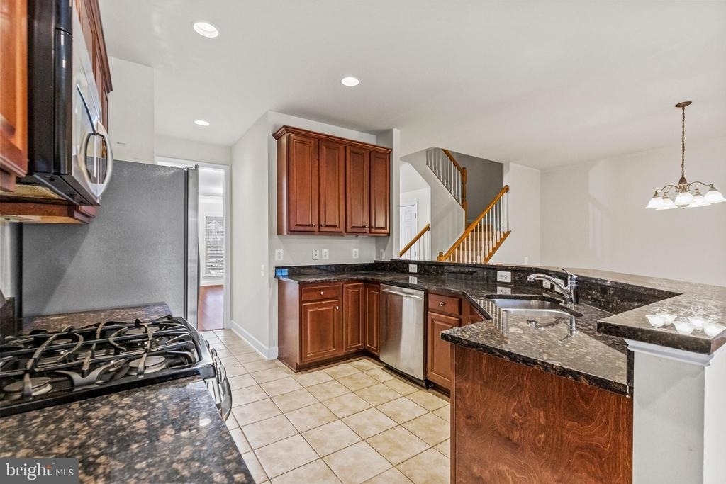 139 Petunia Terrace Se - Photo 14