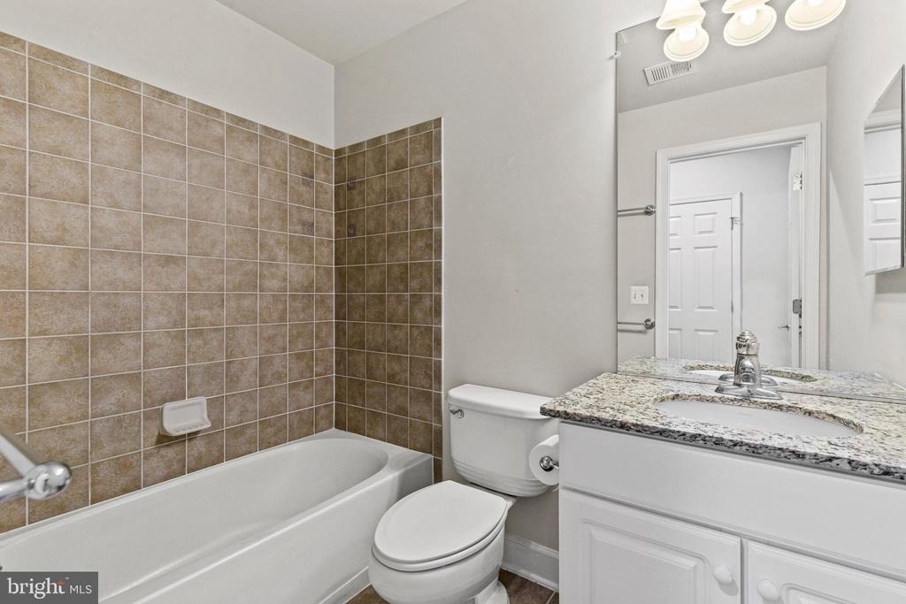 139 Petunia Terrace Se - Photo 39