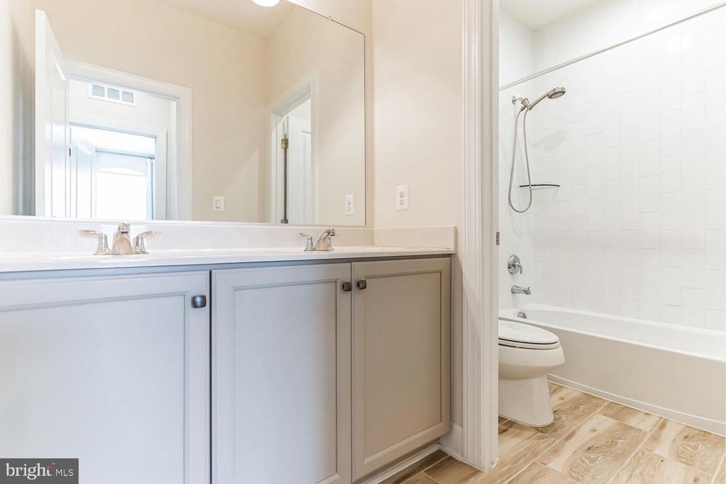 42301 Ashmead Terrace - Photo 12