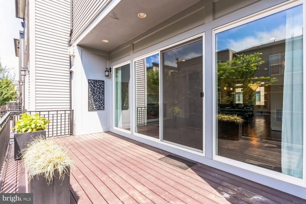 42301 Ashmead Terrace - Photo 7