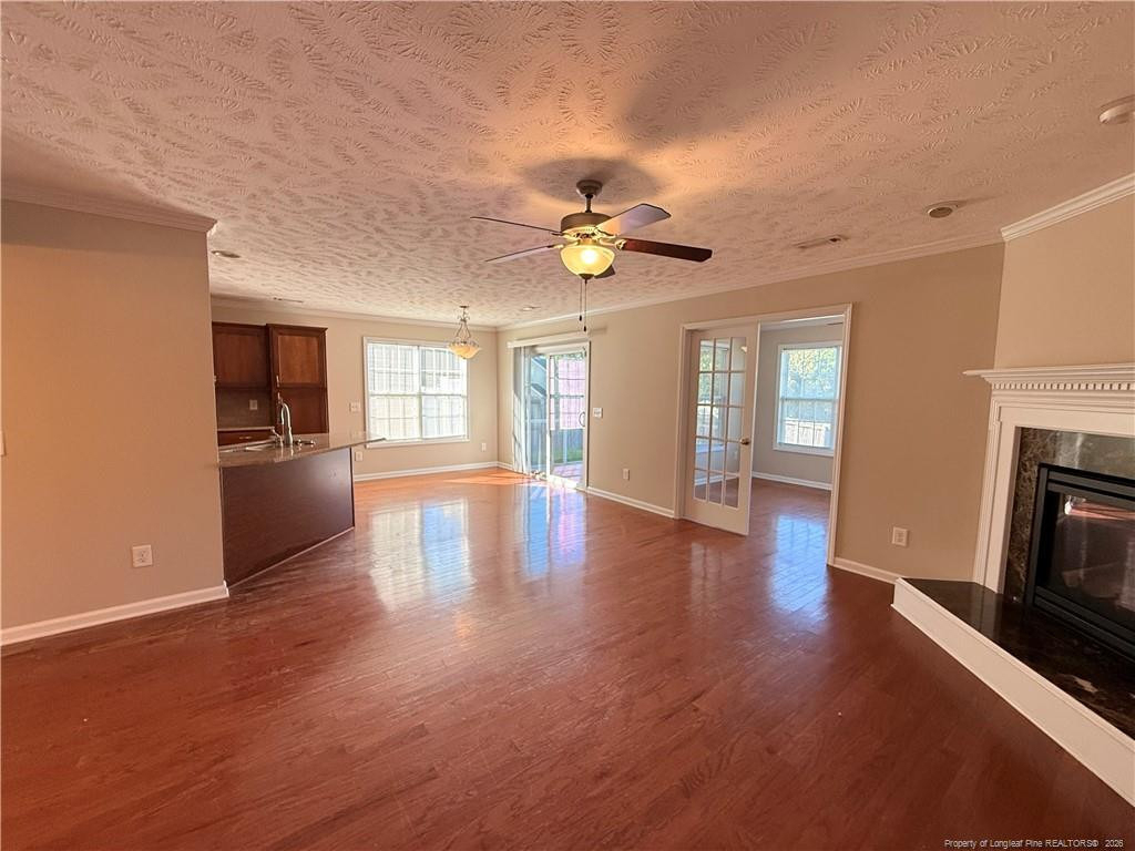 402 Colonists Place - Photo 2