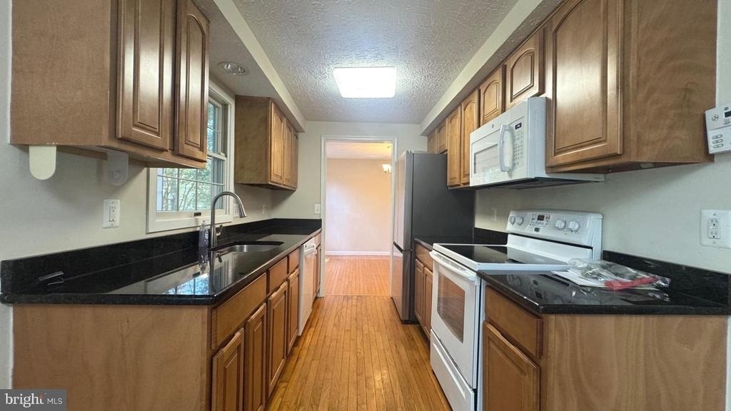 5726 Oak Fern Court - Photo 8