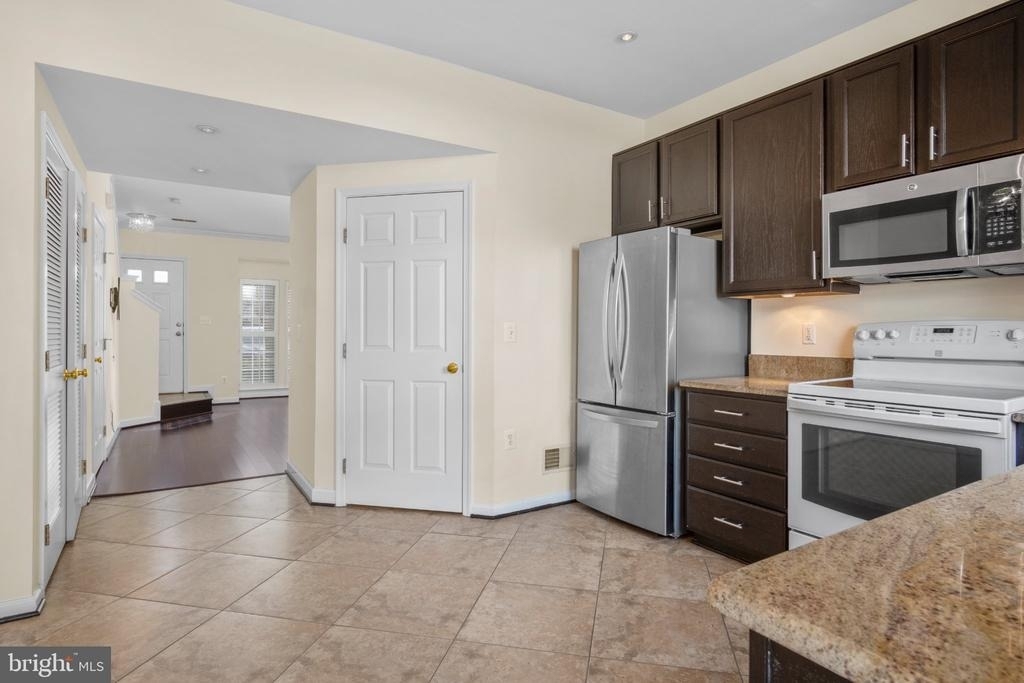 4384 Sutler Hill Square - Photo 11