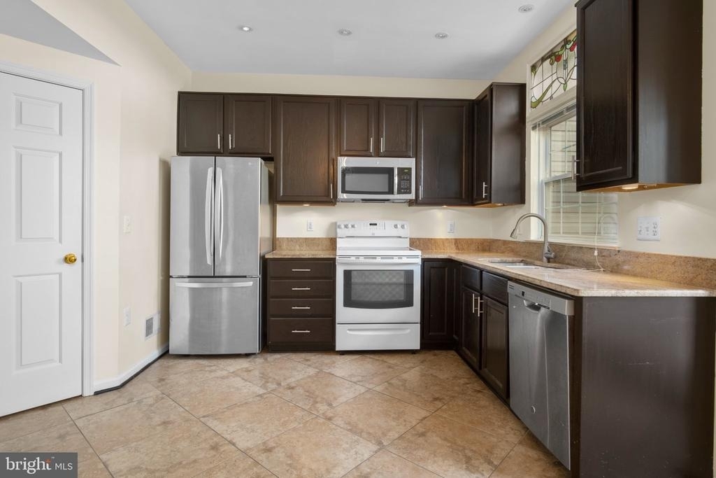 4384 Sutler Hill Square - Photo 9