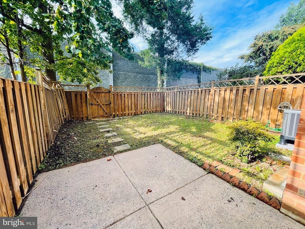 10443 Red Granite Terrace - Photo 17
