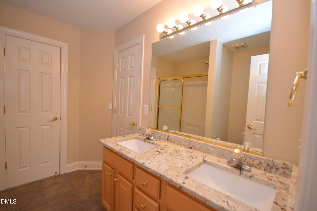 114 Prestonian Place - Photo 15