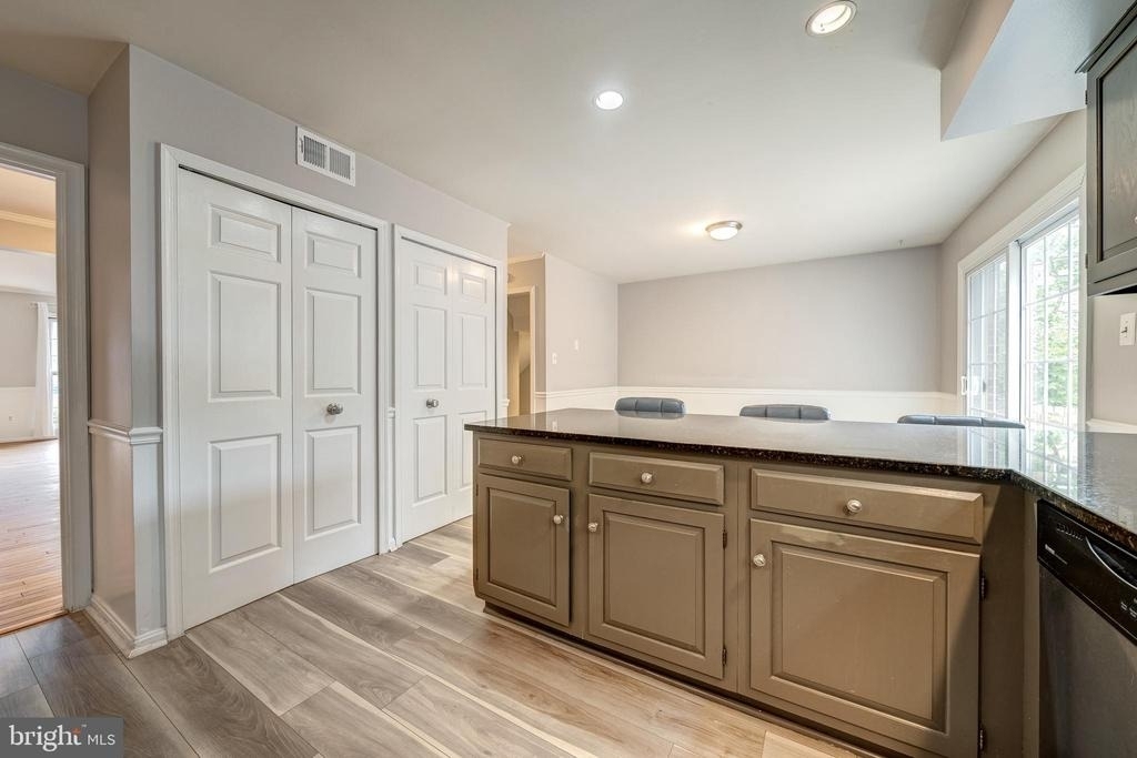 5465 Cheshire Meadows Way - Photo 13
