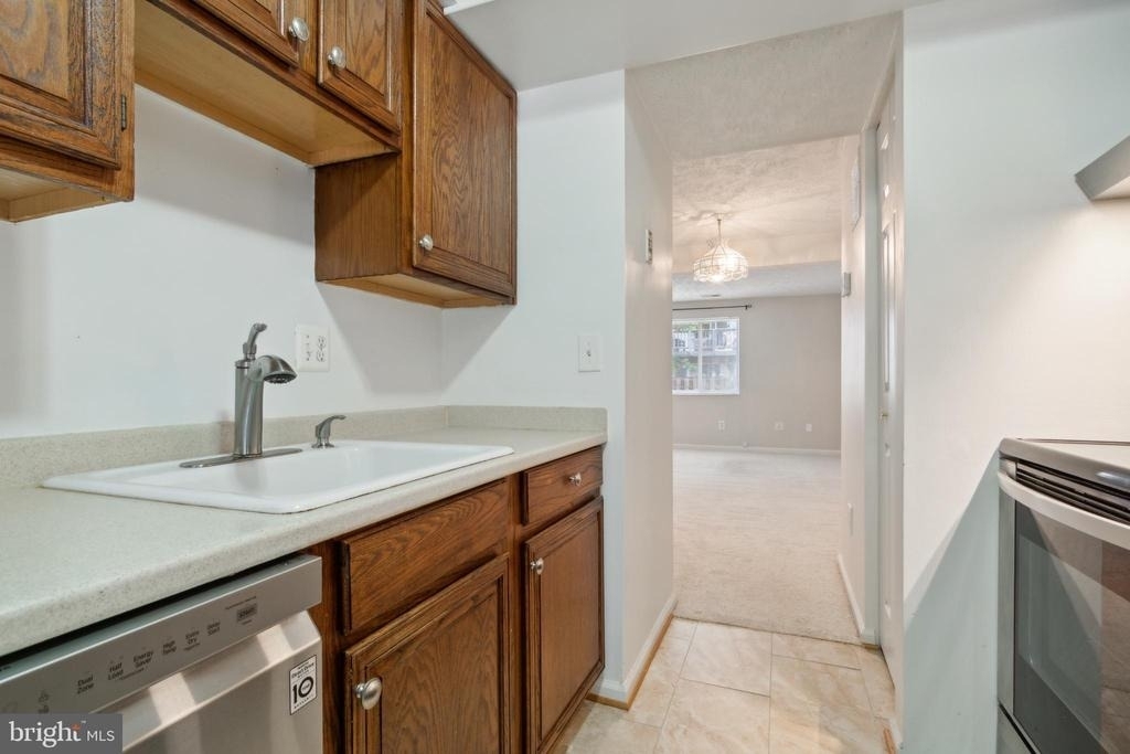 8483 Aurora Court - Photo 9