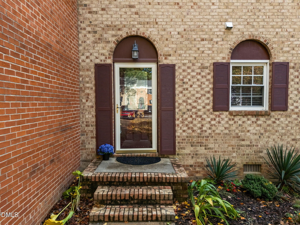 6423 New Market Way - Photo 2