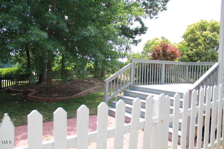 513 E Maple Avenue - Photo 1