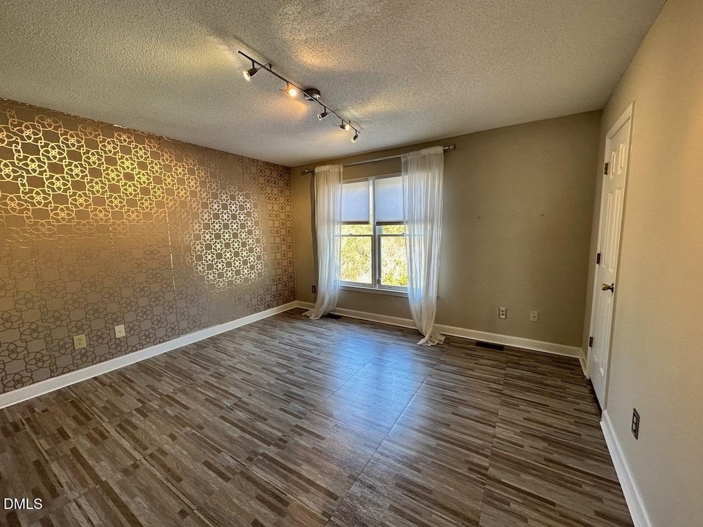 3411 Balfour E - Photo 16