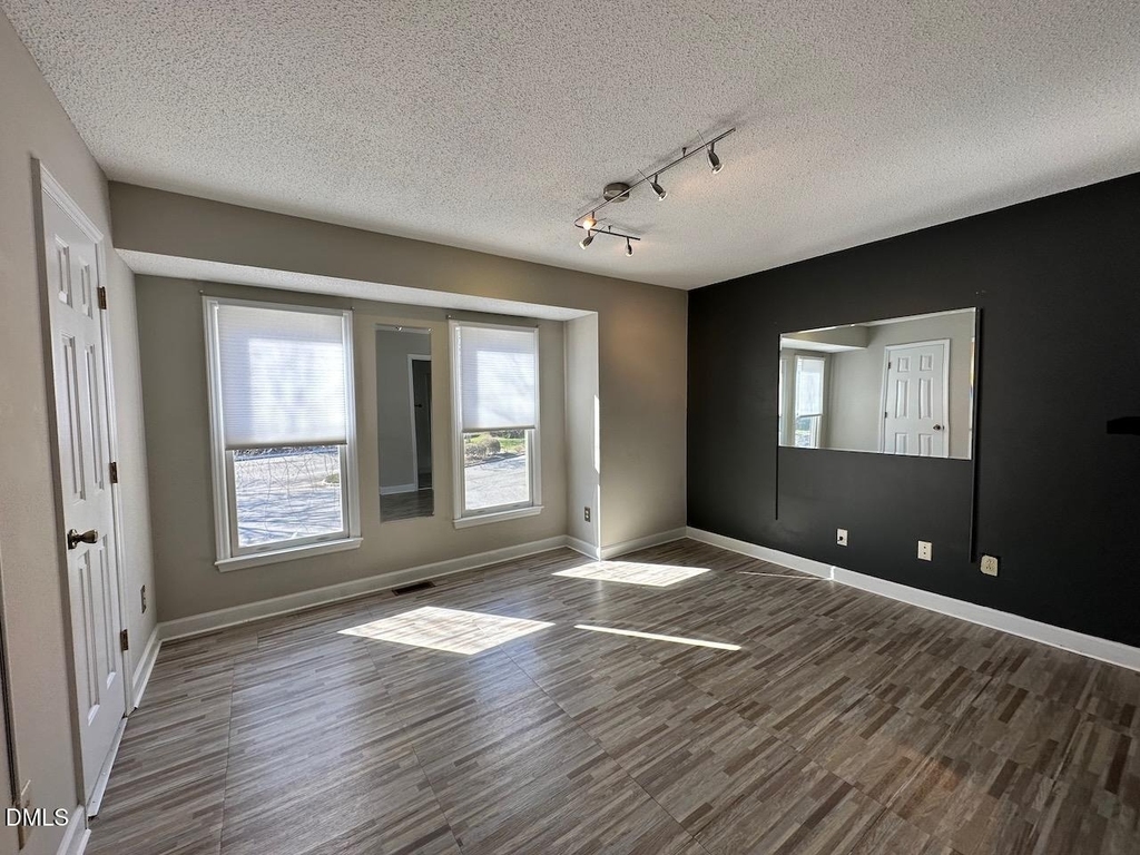 3411 Balfour E - Photo 19