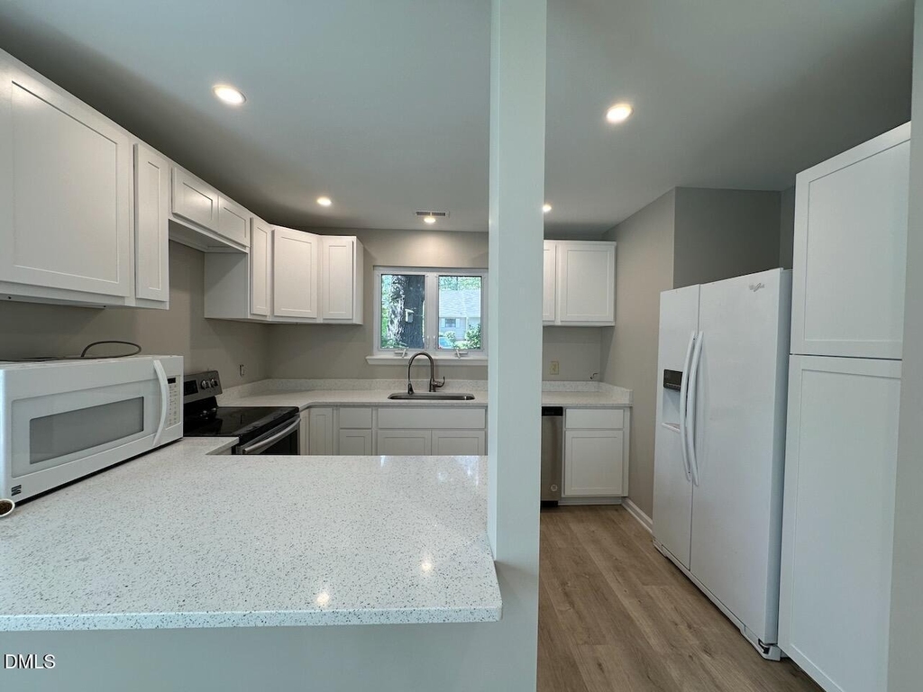 5400 Pine Top Circle - Photo 3