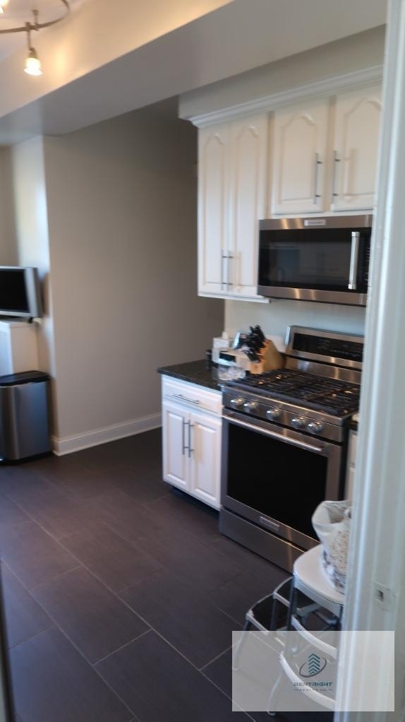 534 W Stratford - Photo 1