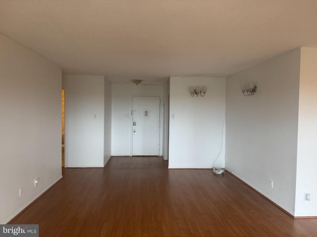 309 Yoakum Parkway - Photo 25