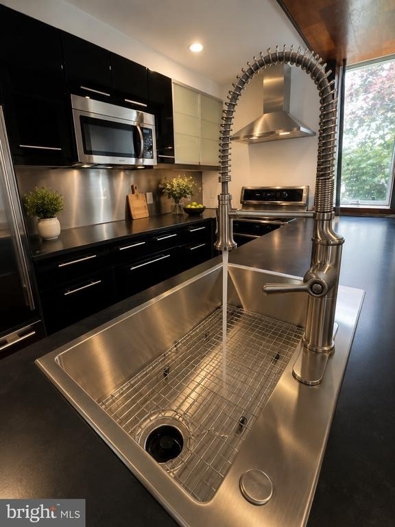 1345 E Berks Street - Photo 5