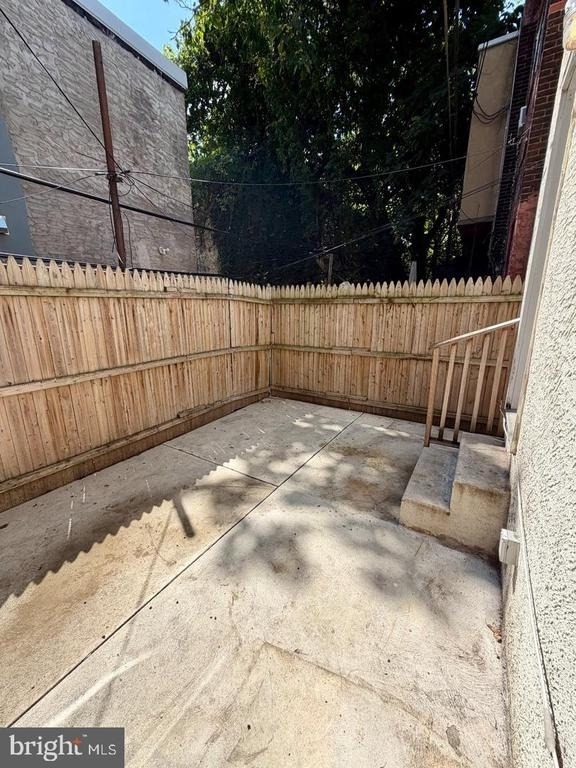 2555 N Hollywood Street - Photo 17