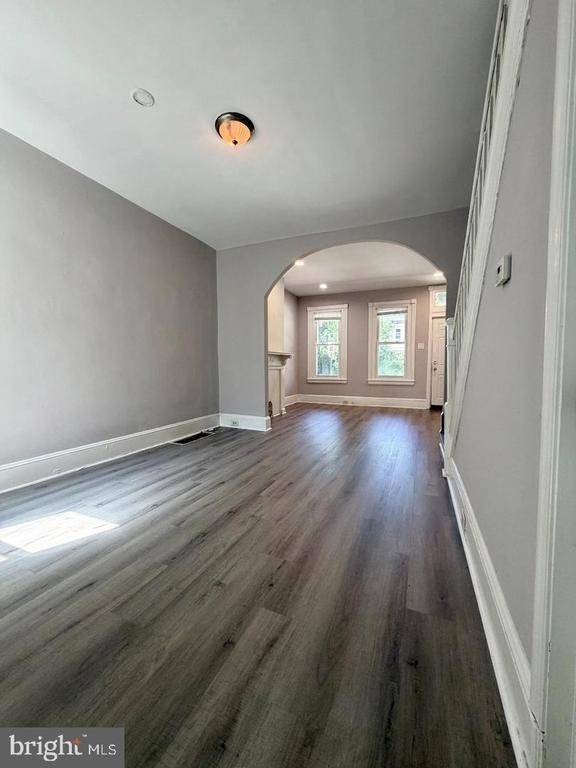 2555 N Hollywood Street - Photo 3