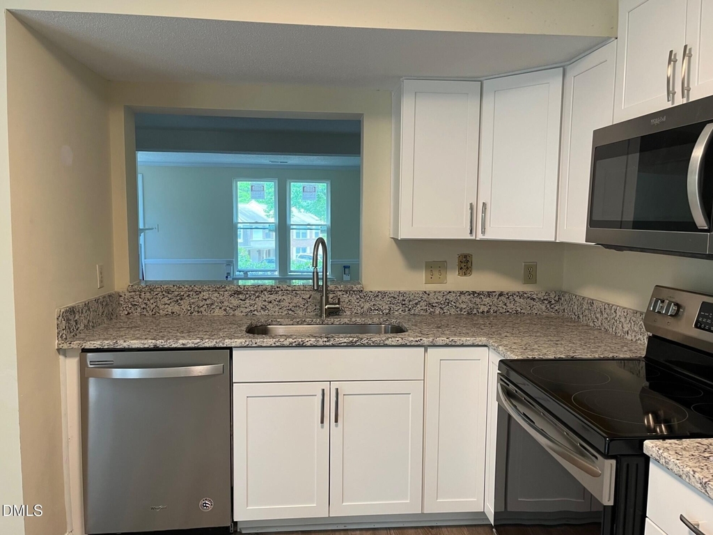 1829 Fox Sterling Drive - Photo 4