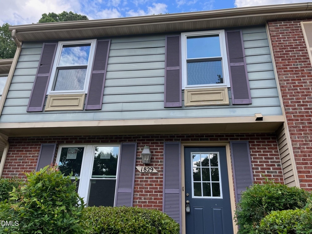 1829 Fox Sterling Drive - Photo 0